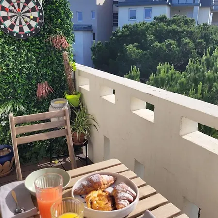 T2 Located Near The Rugby Stadium Apartment
