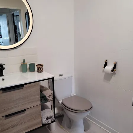 T2 Located Near The Rugby Stadium Apartment *